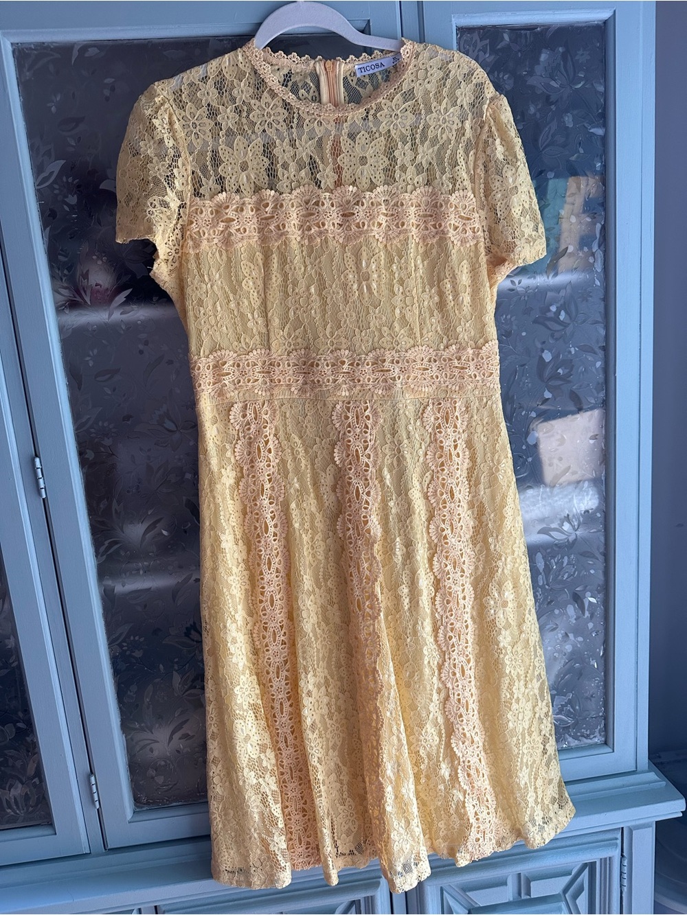 Ticosa Pale Yellow Lace Long-Sleeve Dress